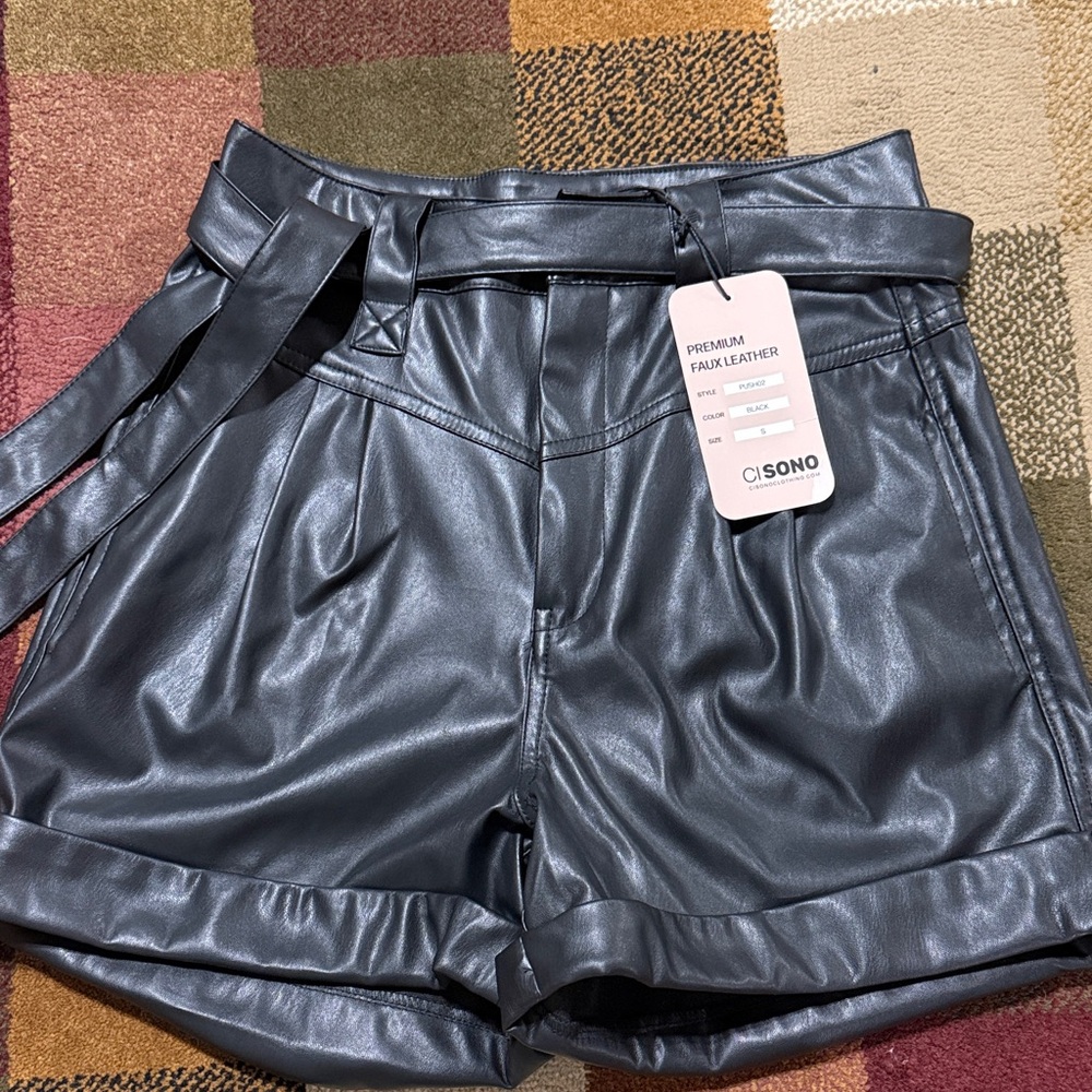 Ci Sono High Waist Pleated Faux Leather Shorts - Black - Picture 2 of 4